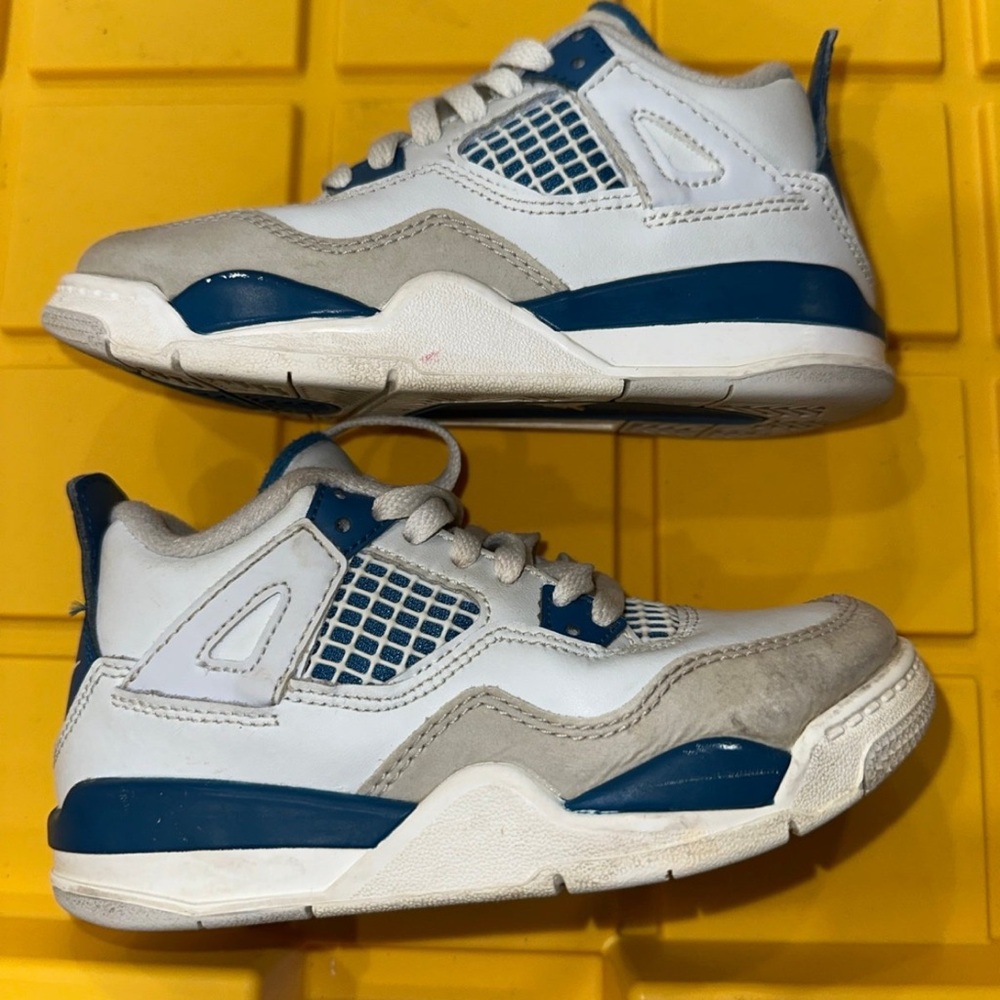 Air Jordan 4 Retro "Military Blue" size 11 c